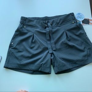 NWT MPG Pleated Drawstring Shorts Gray Size Small
